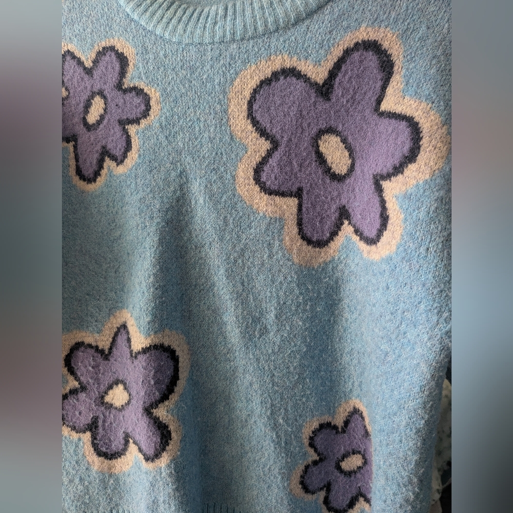 American Eagle Outfitters Blue Floral Sweater - Picture 3 of 4